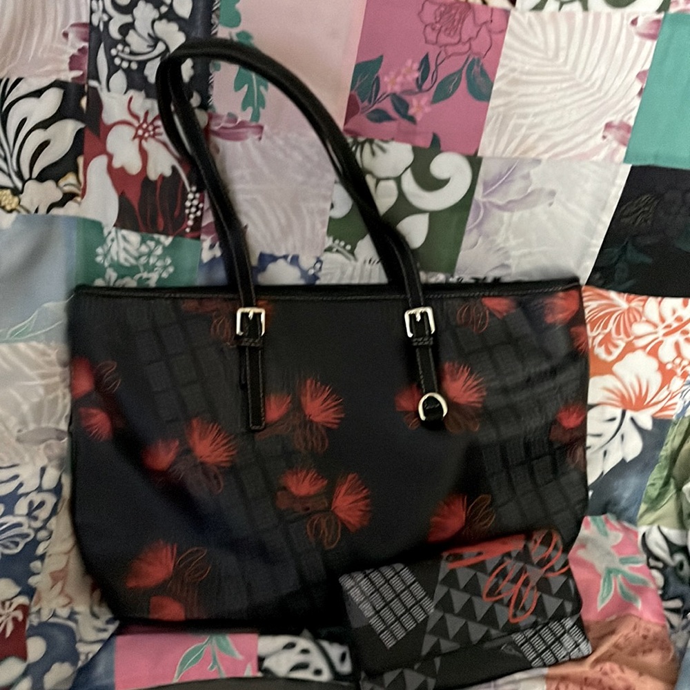 Pomahina bag and wallet